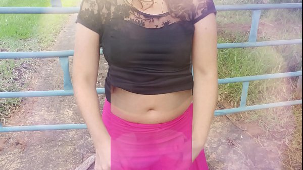 Chơi ở nông trại, một người vợ thực sự ở nhà, chó cái chó cái và người chồng của cô ấy trong tự nhiên