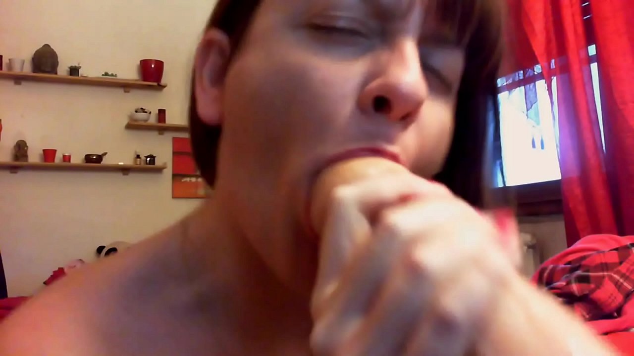 Cực khoái cực sướng cho cô em gái bẩn thỉu của anh, há to mồm ra uống hết đi